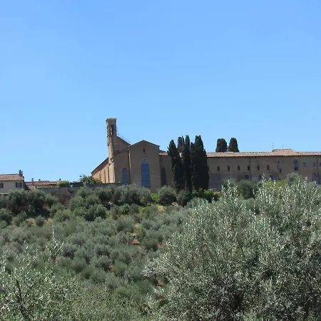 Sotto Le Mura Di Leonardo San Gimignano